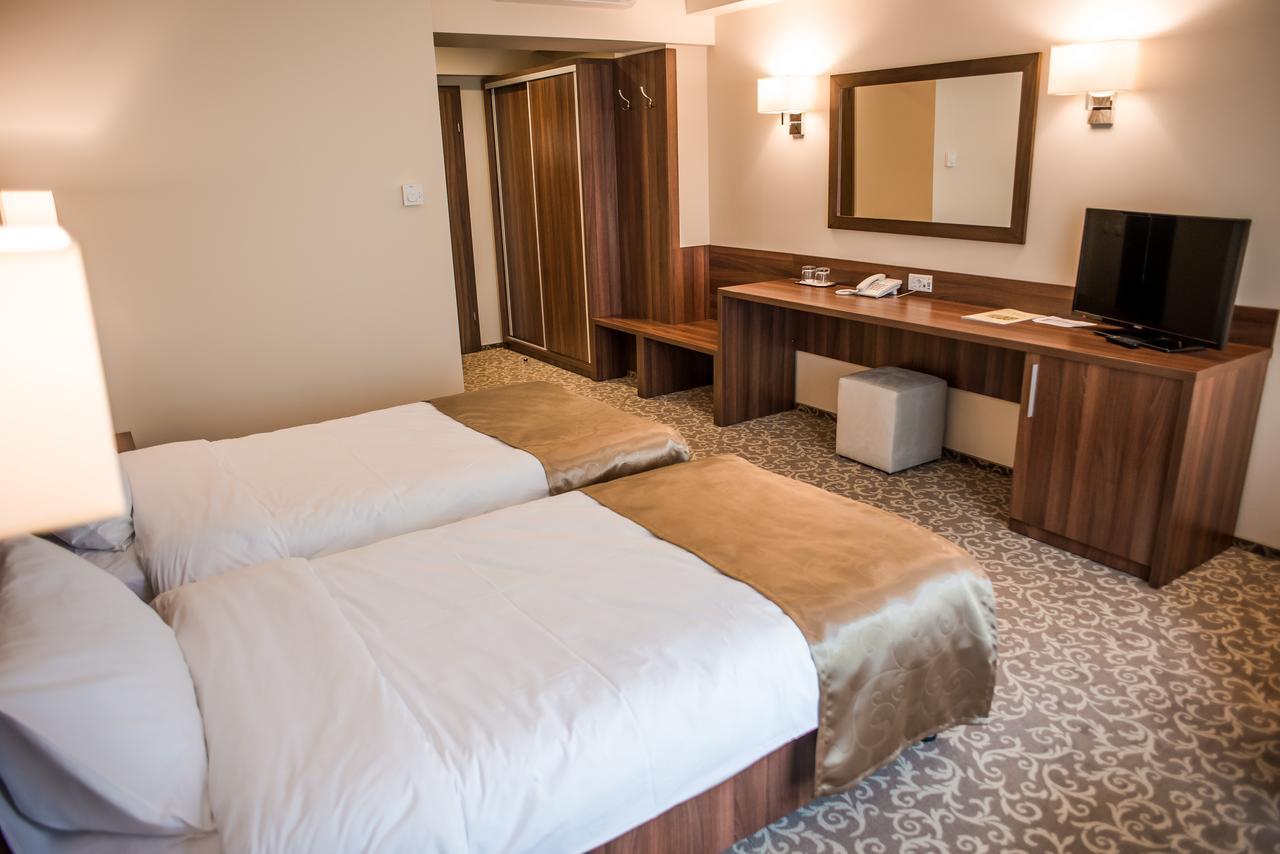 Hotel Arnia Iasi Exterior photo